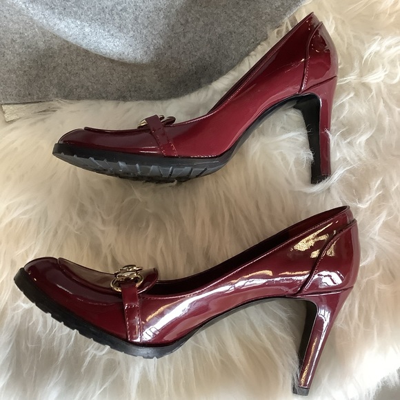 Gucci “Horsebit Accent Patent Leather Pumps” - Picture 5 of 12